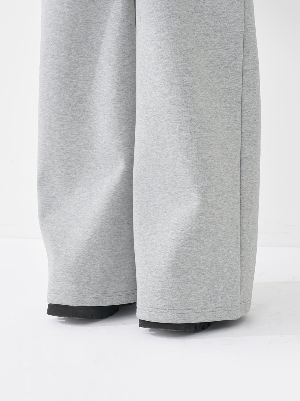 モデル：158cm（着用サイズ：S　着用カラー：GRY）