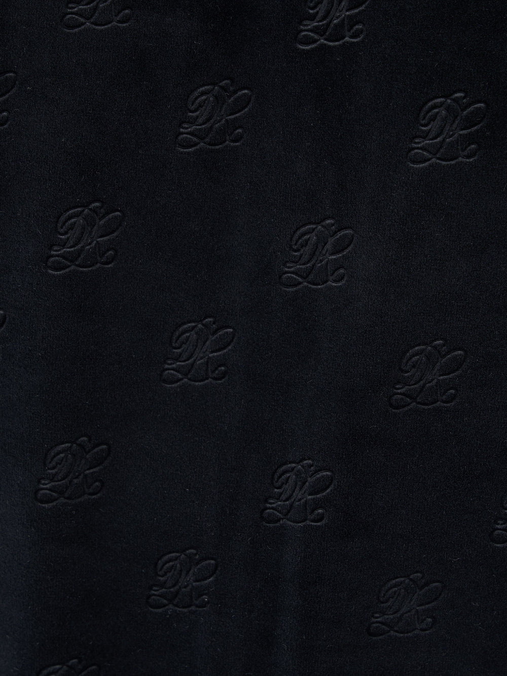 モデル：158cm（着用サイズ：FREE　着用カラー：BLK）