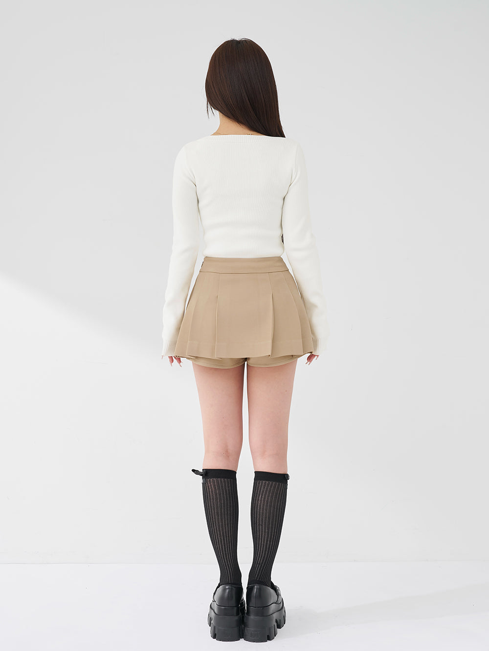 モデル：158cm（着用サイズ：FREE　着用カラー：WHT）