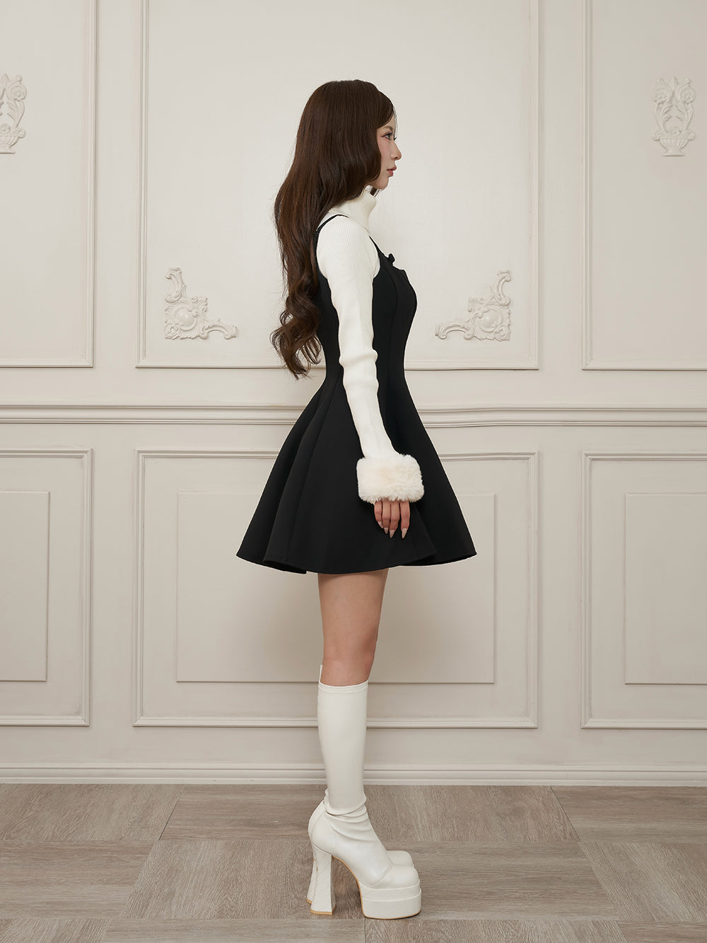 モデル：158cm（着用サイズ：FREE　着用カラー：BLK）