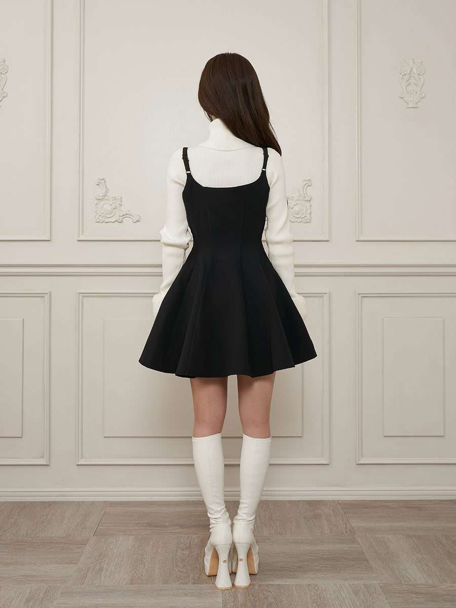 モデル：158cm（着用サイズ：FREE　着用カラー：BLK）