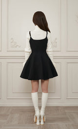 モデル：158cm（着用サイズ：FREE　着用カラー：BLK）
