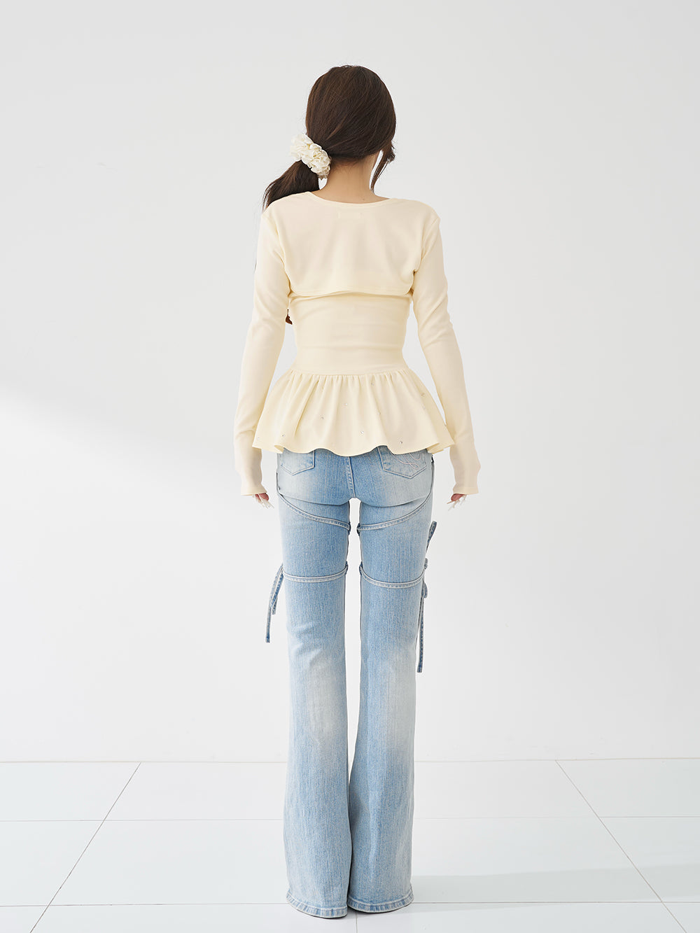 モデル：158cm（着用サイズ：FREE　着用カラー：YEL）