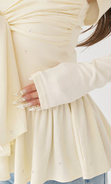 モデル：158cm（着用サイズ：FREE　着用カラー：YEL）