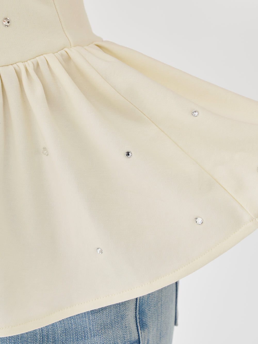 モデル：158cm（着用サイズ：FREE　着用カラー：YEL）