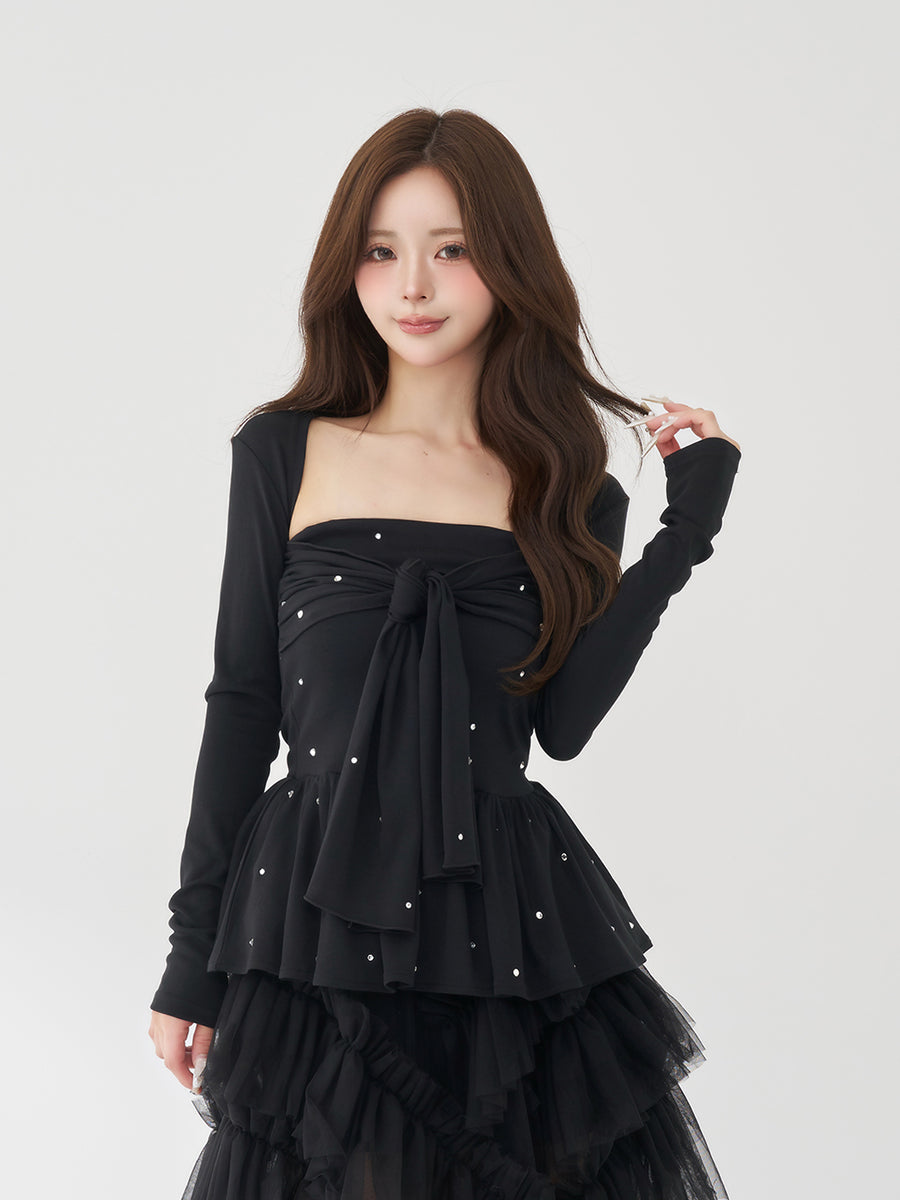 モデル：158cm（着用サイズ：FREE　着用カラー：BLK）