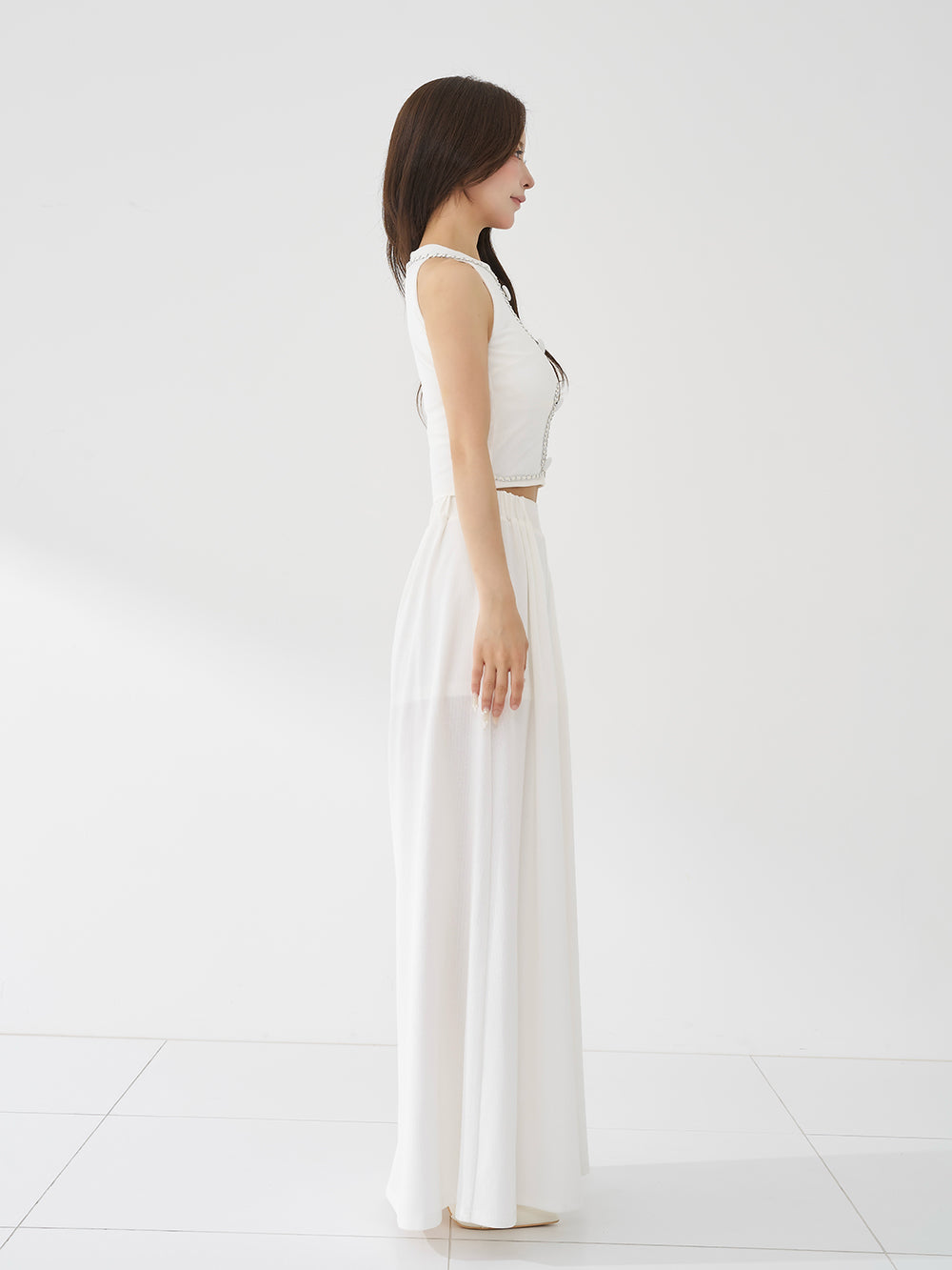 モデル：158cm（着用サイズ：FREE　着用カラー：WHT）