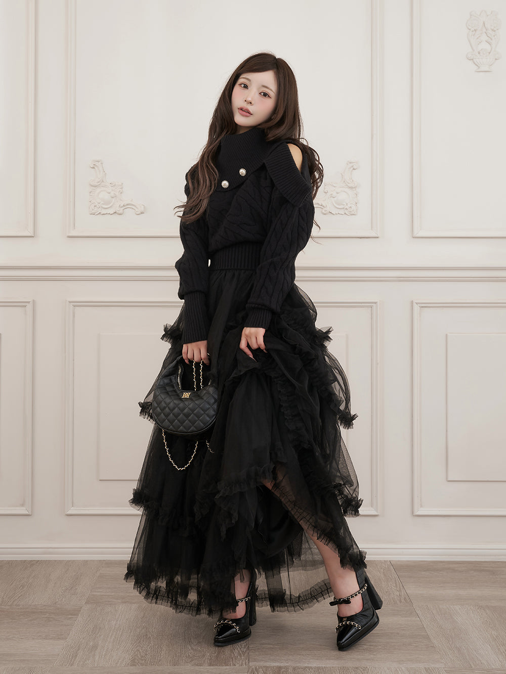 モデル：158cm（着用サイズ：FREE　着用カラー：BLK）