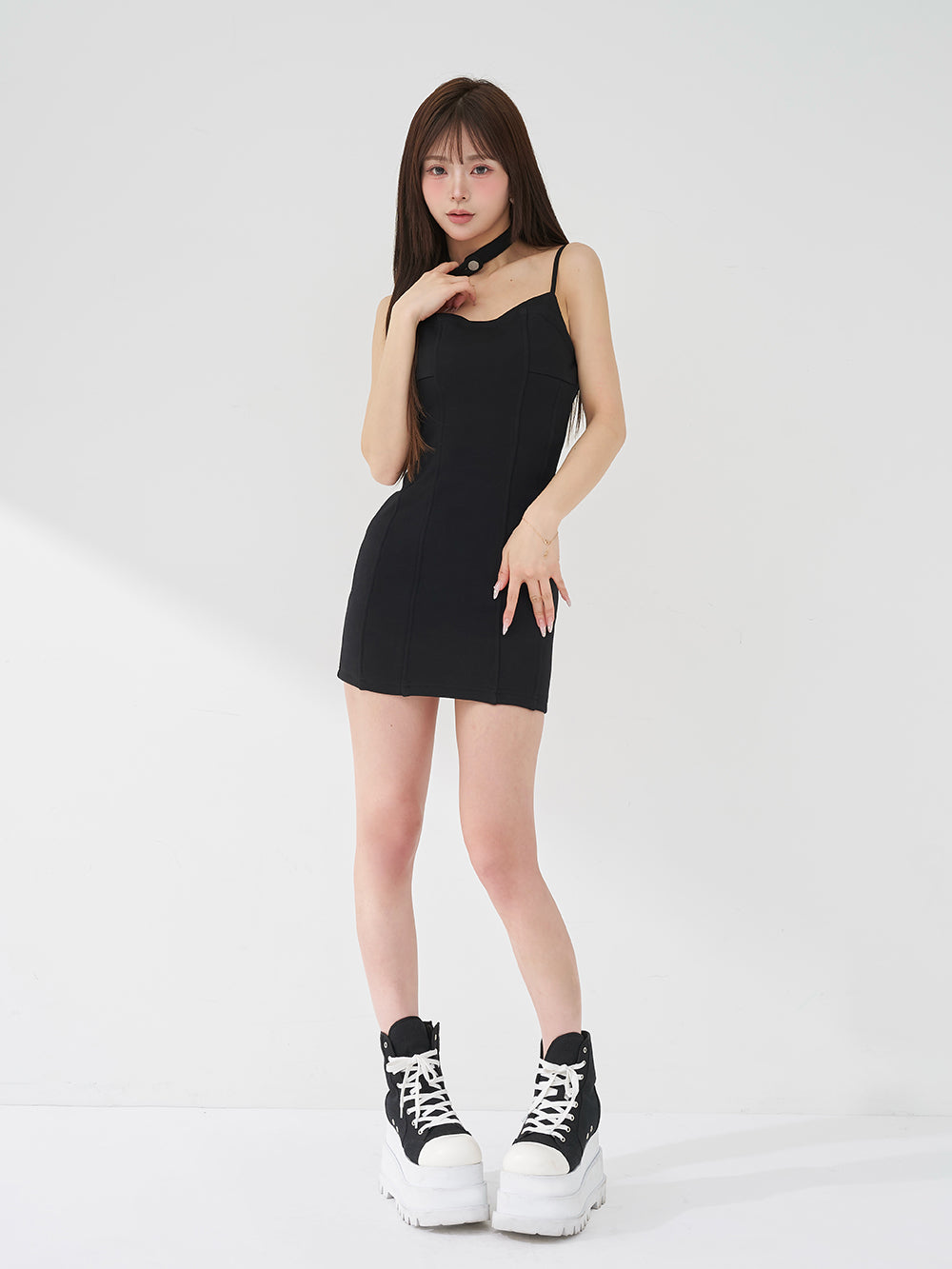 モデル：158cm（着用サイズ：FREE　着用カラー：BLK）