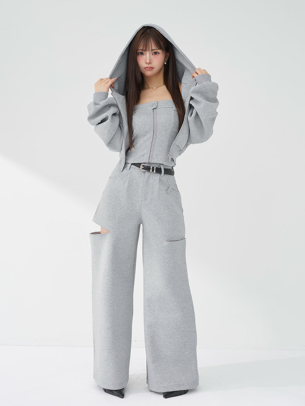 モデル：158cm（着用サイズ：FREE　着用カラー：GRY）