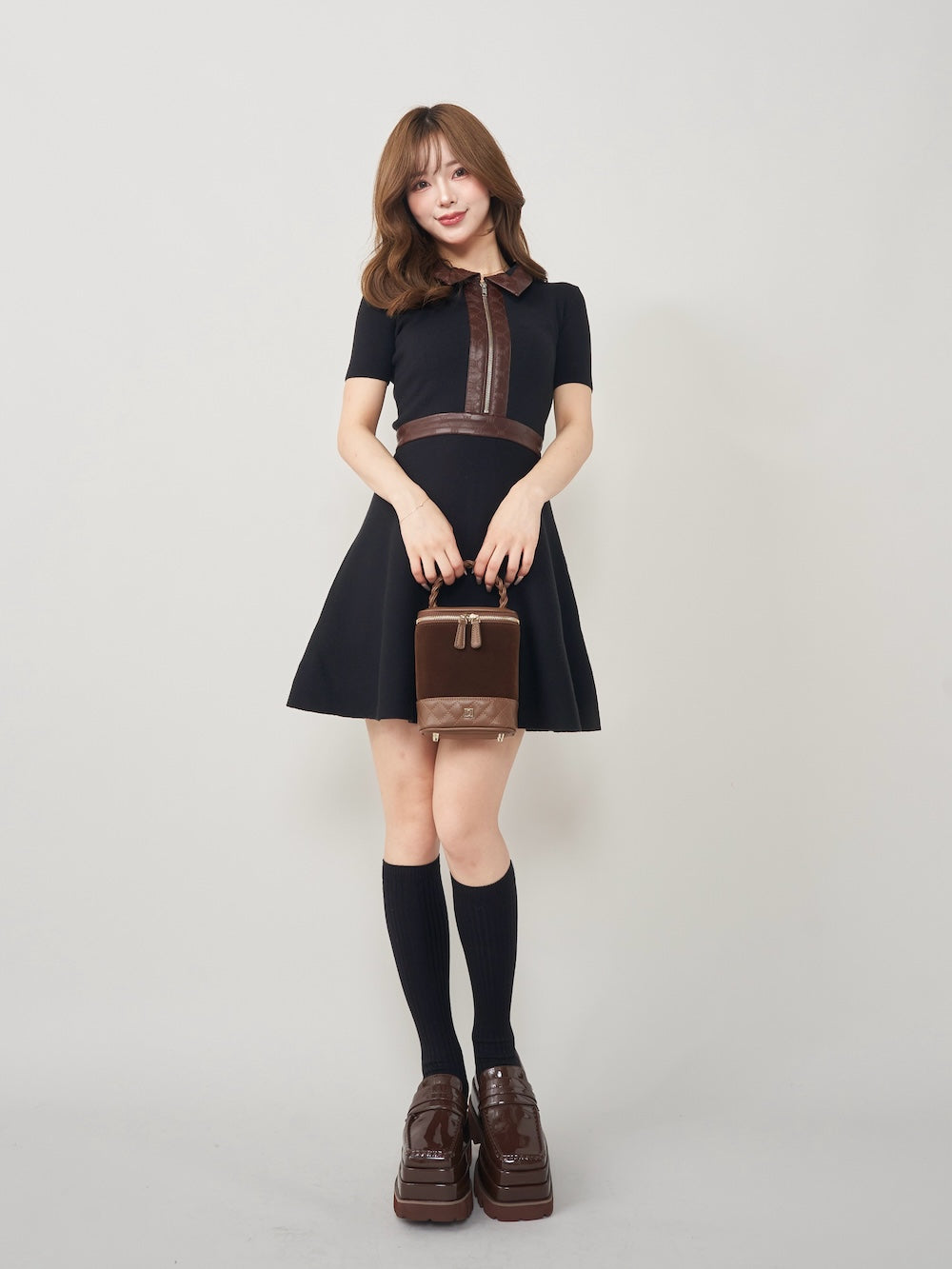 モデル：158cm（着用サイズ：FREE　着用カラー：BLK）