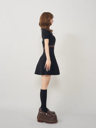 モデル：158cm（着用サイズ：FREE　着用カラー：BLK）