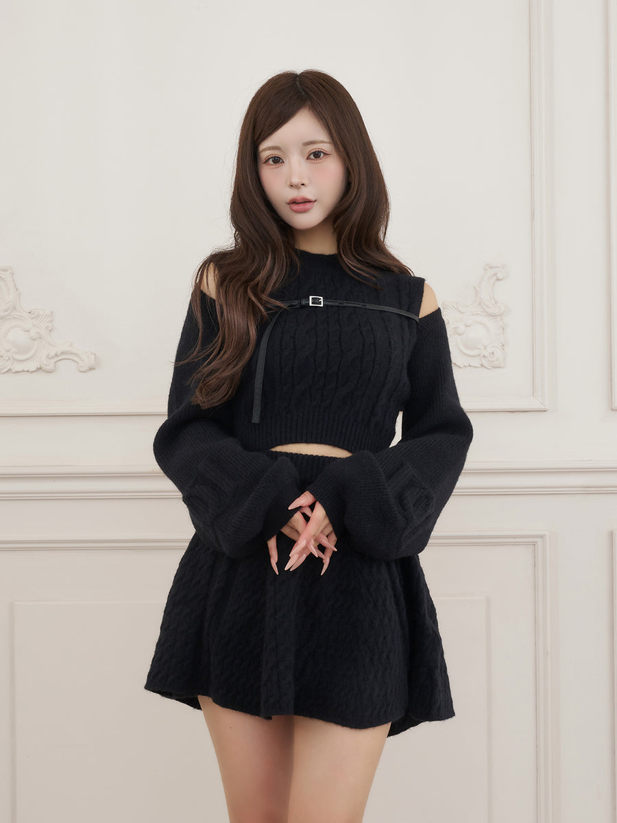 モデル：158cm（着用サイズ：FREE　着用カラー：BLK）