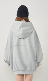 モデル：158cm（着用サイズ：FREE　着用カラー：GRY）