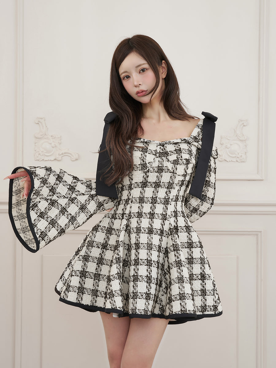 モデル：158cm（着用サイズ：FREE　着用カラー：WHT）