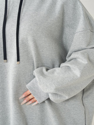 モデル：158cm（着用サイズ：FREE　着用カラー：GRY）