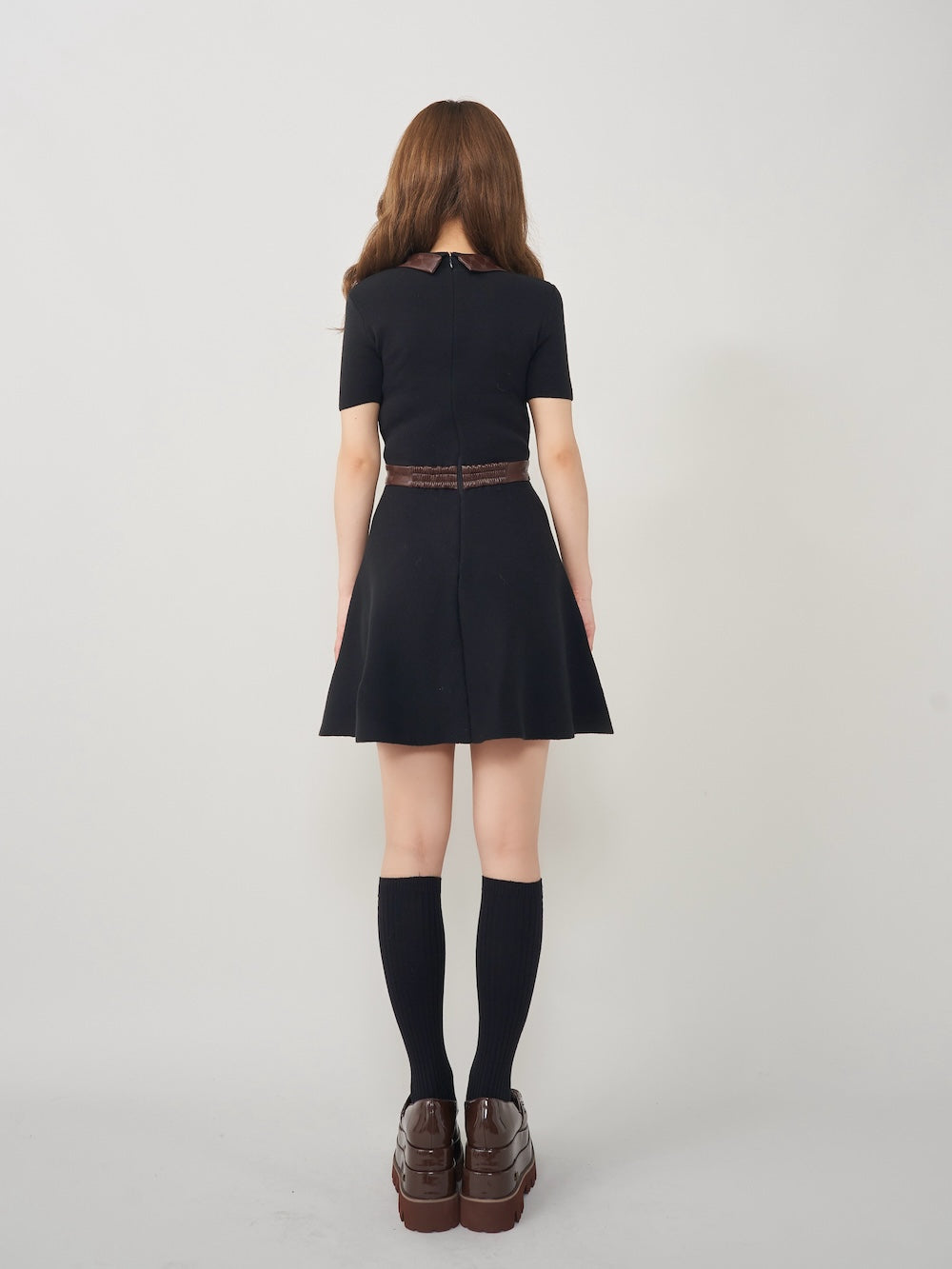 モデル：158cm（着用サイズ：FREE　着用カラー：BLK）