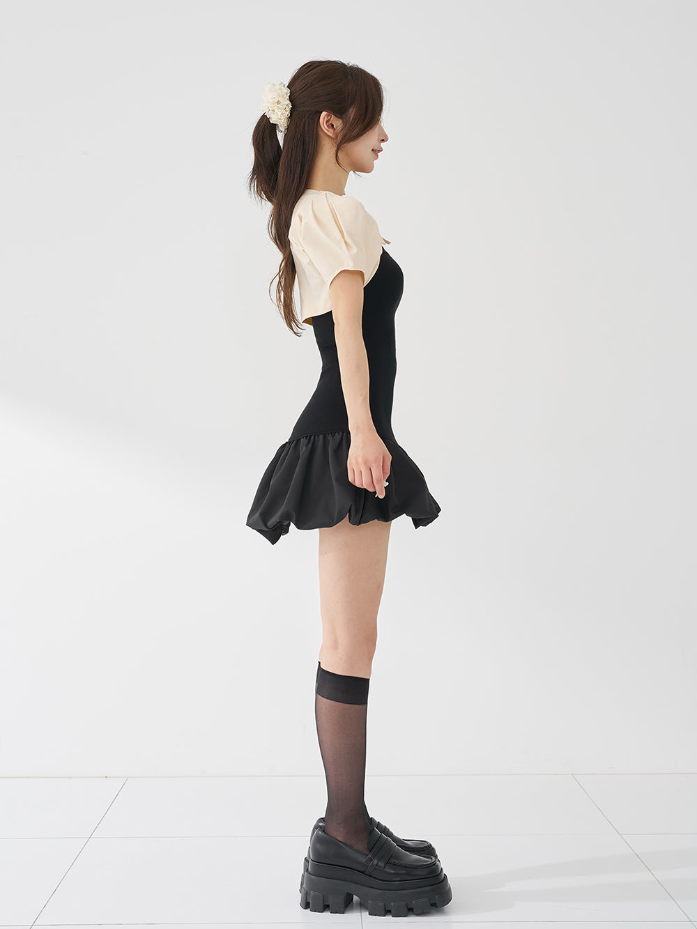 モデル：158cm（着用サイズ：FREE　着用カラー：BLK）