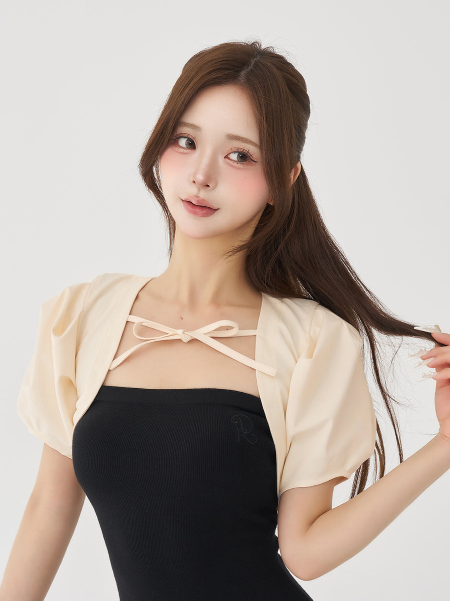 モデル：158cm（着用サイズ：FREE　着用カラー：BLK）
