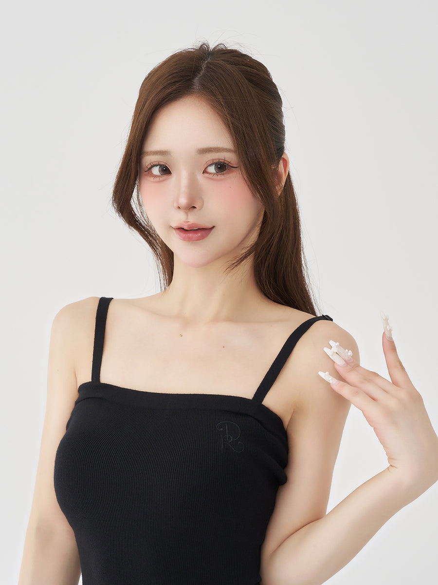 モデル：158cm（着用サイズ：FREE　着用カラー：BLK）