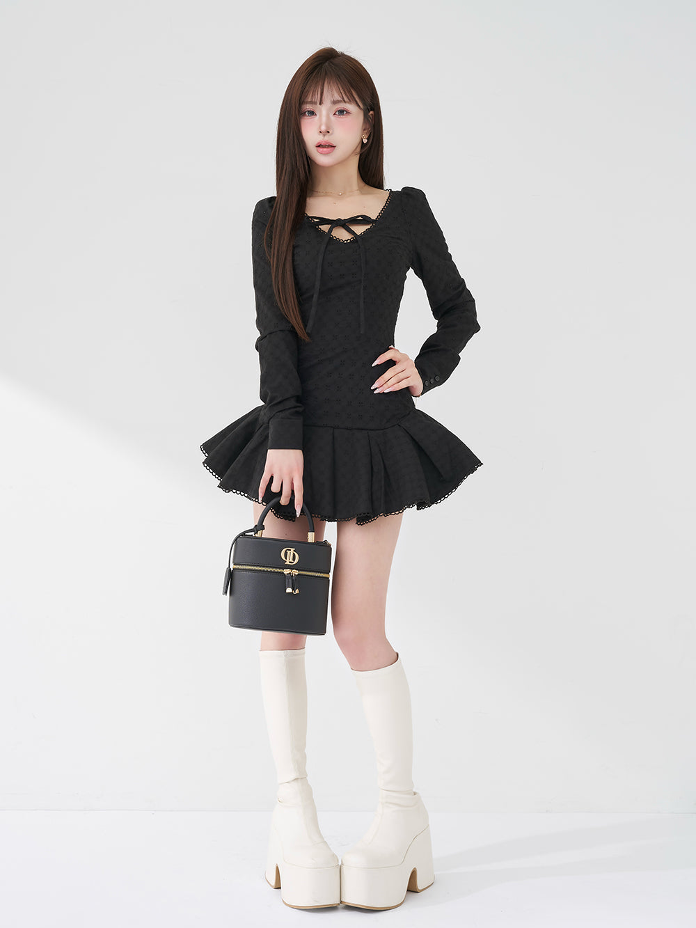 モデル：158cm（着用サイズ：FREE　着用カラー：BLK）