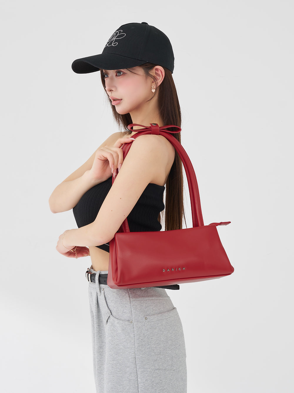 サイズ：FREE　カラー：RED