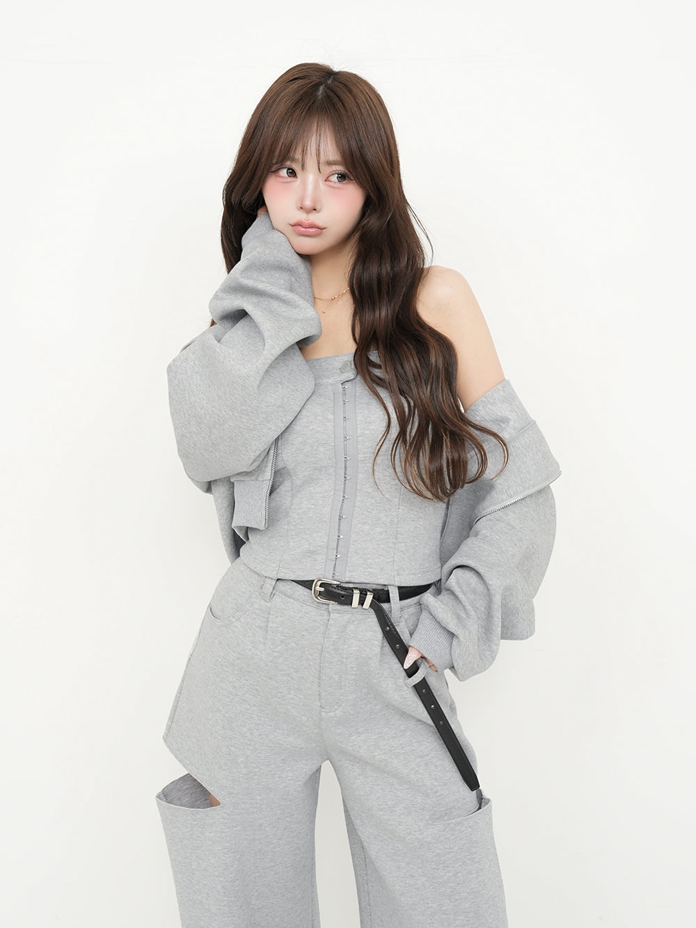 モデル：158cm（着用サイズ：FREE　着用カラー：GRY）