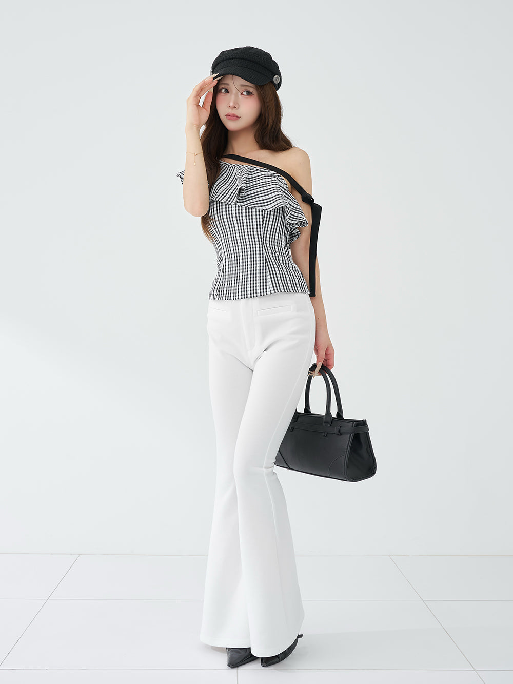 モデル：158cm（着用サイズ：FREE　着用カラー：BLK）
