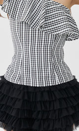 モデル：158cm（着用サイズ：FREE　着用カラー：BLK）