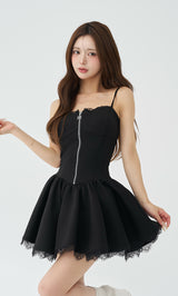 モデル：158cm（着用サイズ：FREE　着用カラー：BLK）
