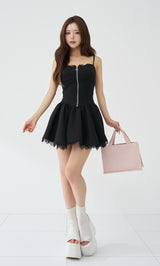 モデル：158cm（着用サイズ：FREE　着用カラー：BLK）