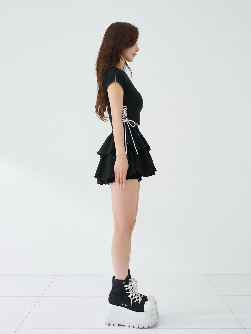 モデル：158cm（着用サイズ：FREE　着用カラー：BLK）