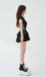 モデル：158cm（着用サイズ：FREE　着用カラー：BLK）