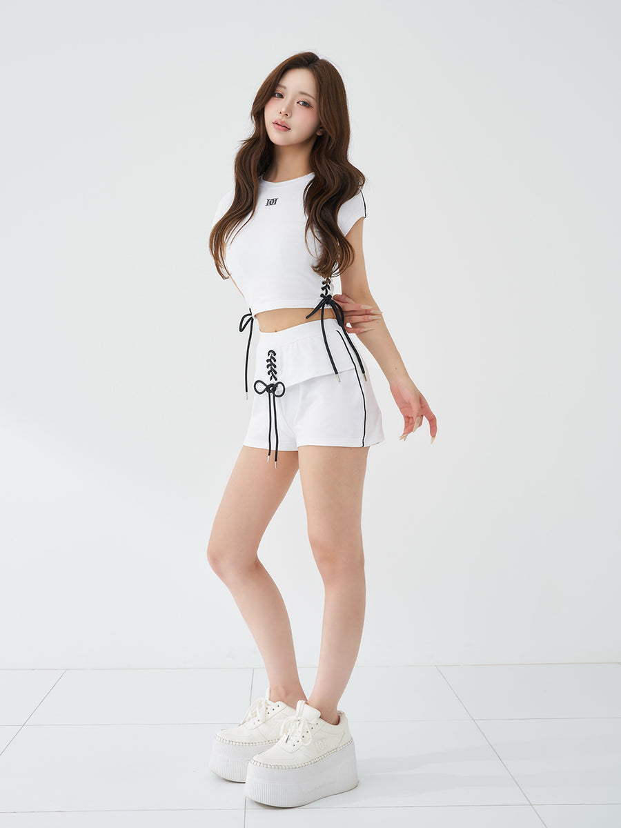 モデル：158cm（着用サイズ：FREE　着用カラー：WHT）