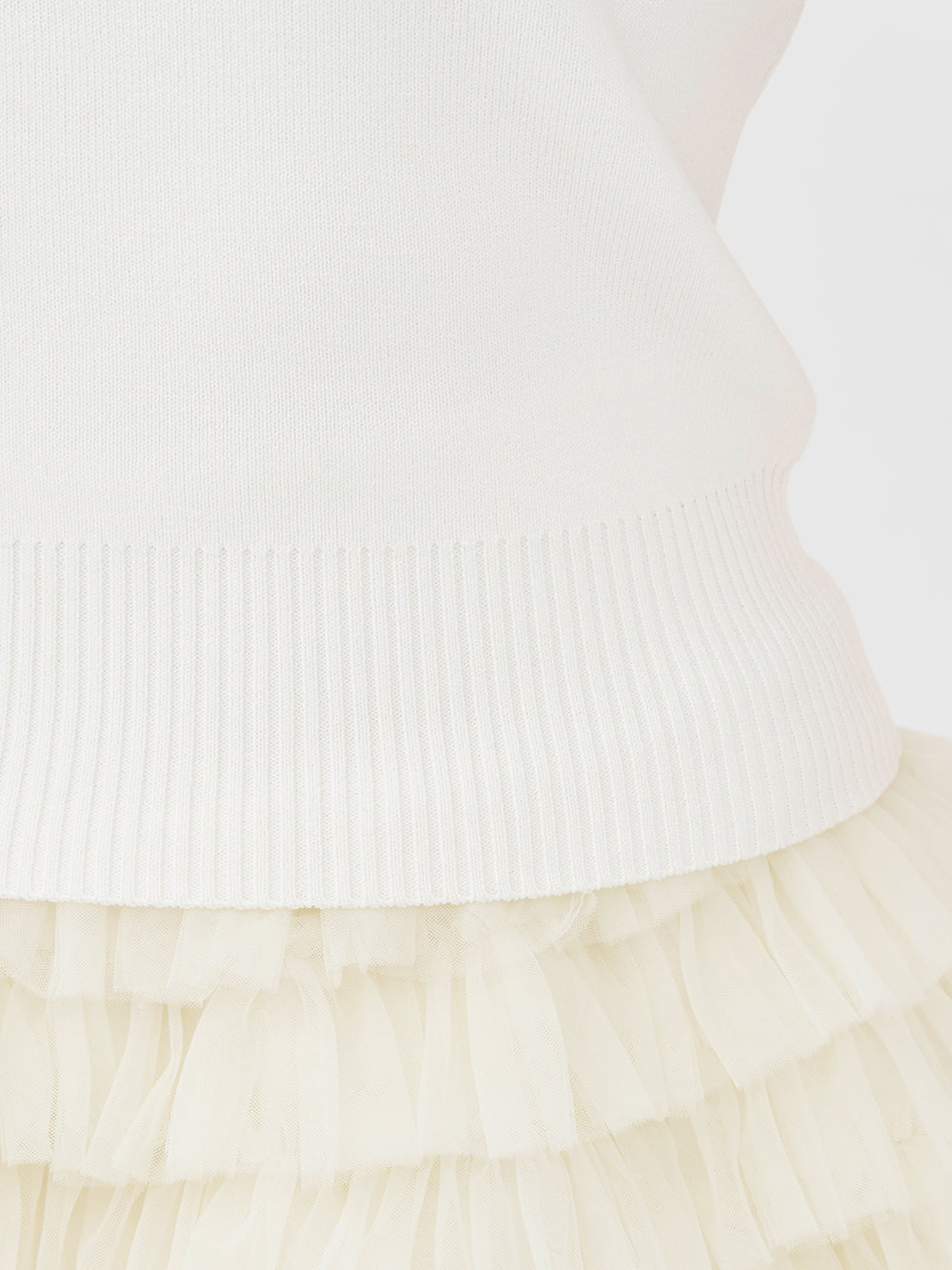 モデル：158cm（着用サイズ：FREE　着用カラー：WHT）