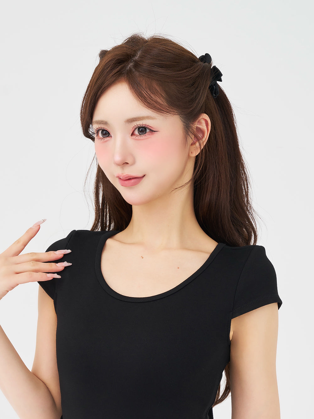 モデル：158cm（着用サイズ：FREE　着用カラー：BLK）