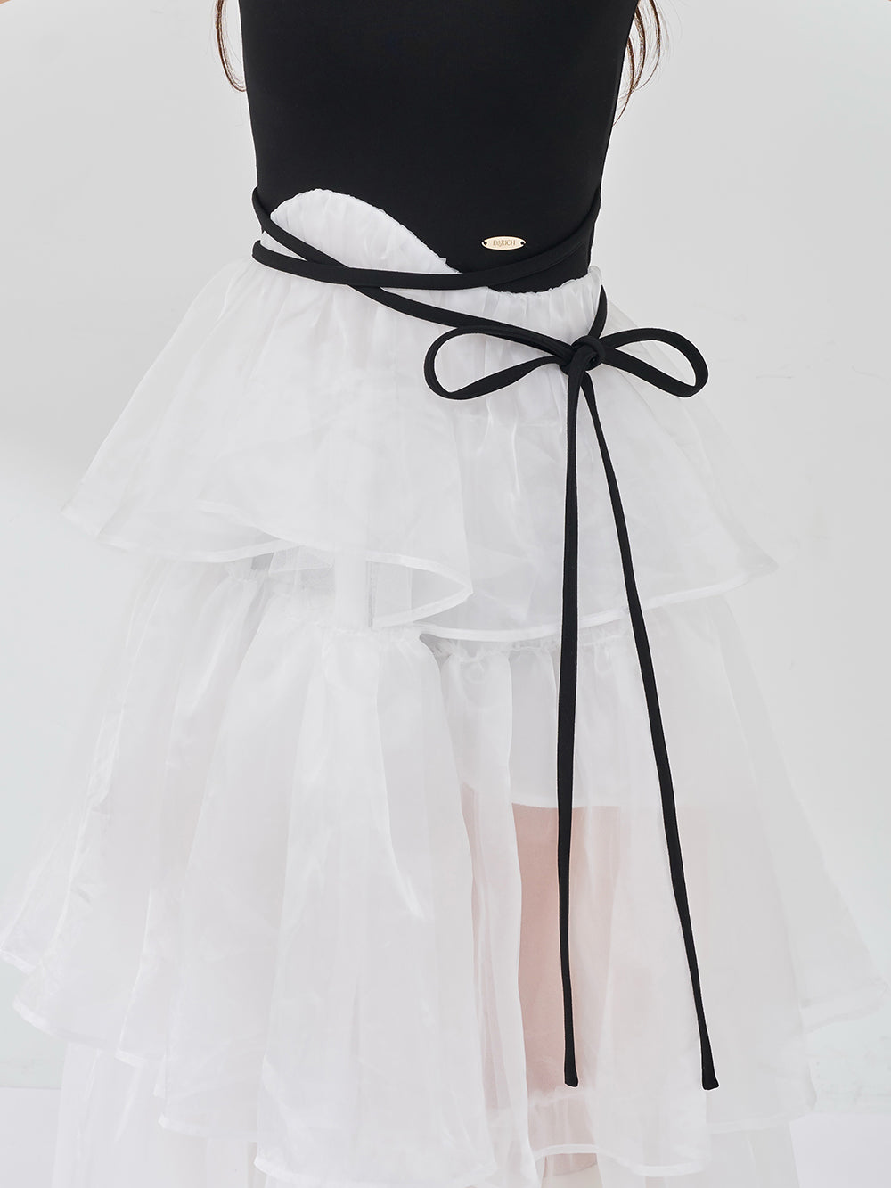 モデル：158cm（着用サイズ：FREE　着用カラー：BLK）