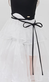 モデル：158cm（着用サイズ：FREE　着用カラー：BLK）