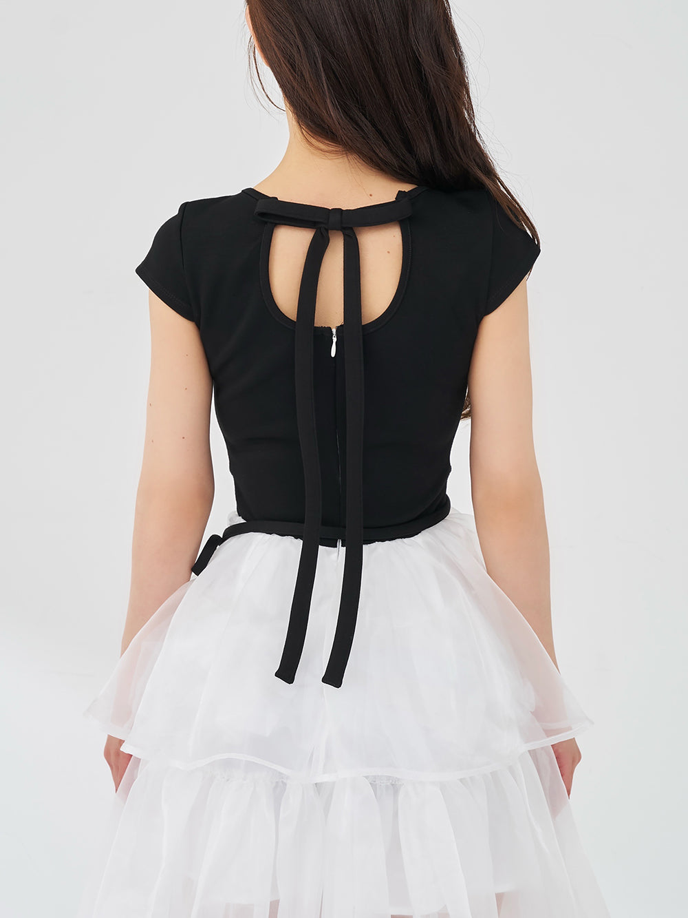 モデル：158cm（着用サイズ：FREE　着用カラー：BLK）