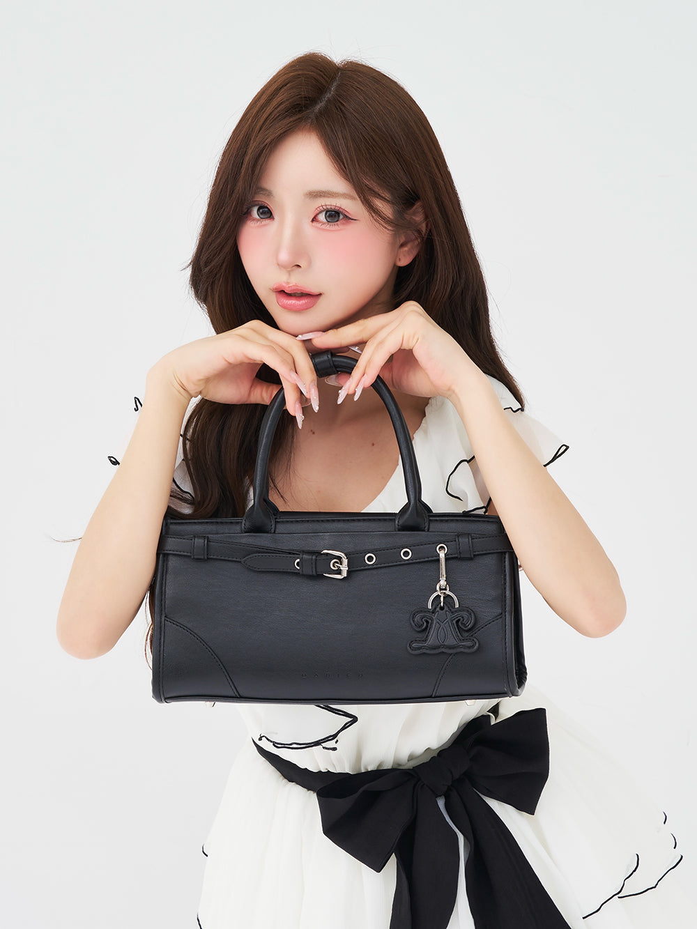 darich ベルトデザインロングハンドバッグ ブラック ベルトデザインロングハンドバッグ – Darich