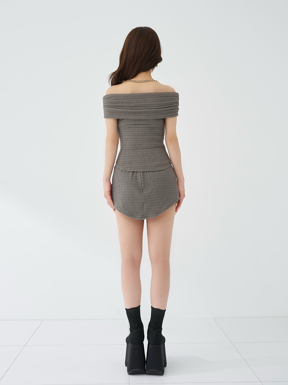モデル：158cm（着用サイズ：FREE　着用カラー：GRY）