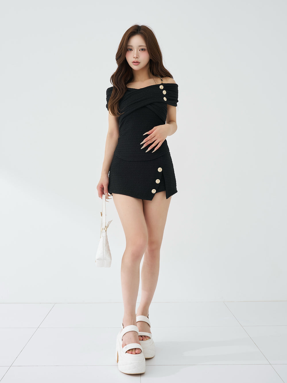 モデル：158cm（着用サイズ：FREE　着用カラー：BLK）