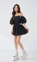 モデル：158cm（着用サイズ：FREE　着用カラー：BLK）