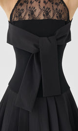 モデル：158cm（着用サイズ：FREE　着用カラー：BLK）
