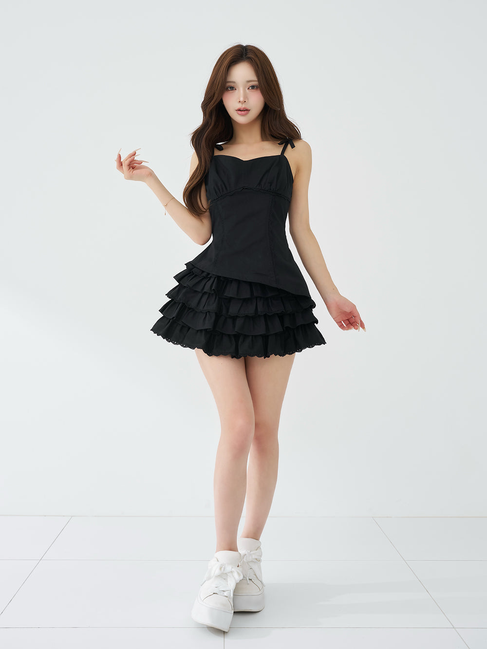 モデル：158cm（着用サイズ：FREE　着用カラー：BLK）