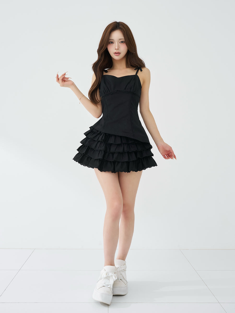 モデル：158cm（着用サイズ：FREE　着用カラー：BLK）