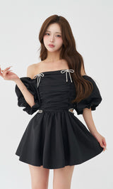 モデル：158cm（着用サイズ：FREE　着用カラー：BLK）
