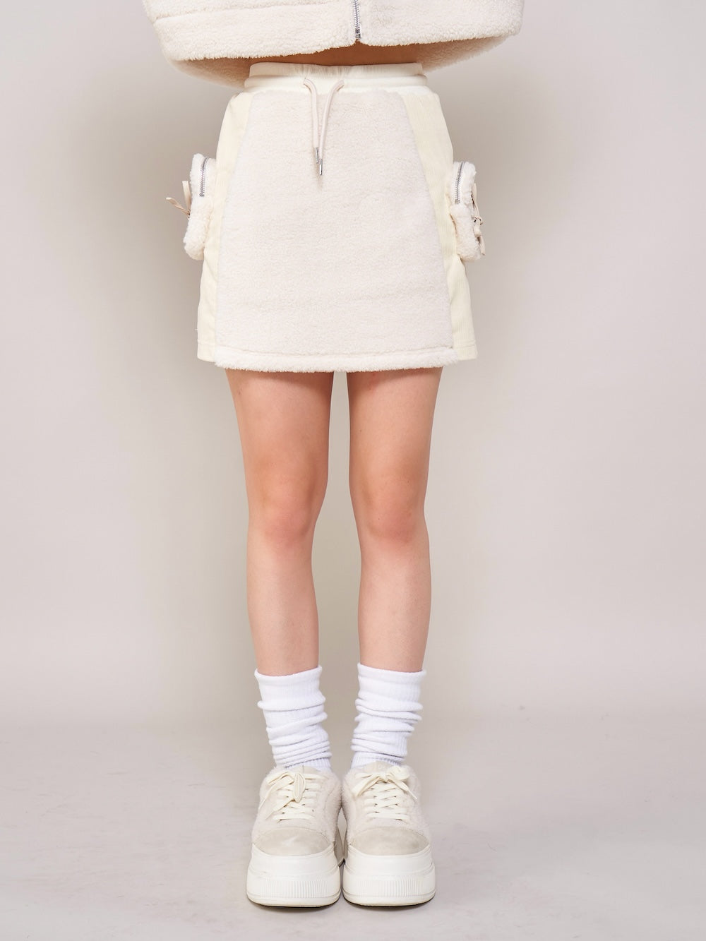 モデル：158cm（着用サイズ：FREE　着用カラー：IVO）