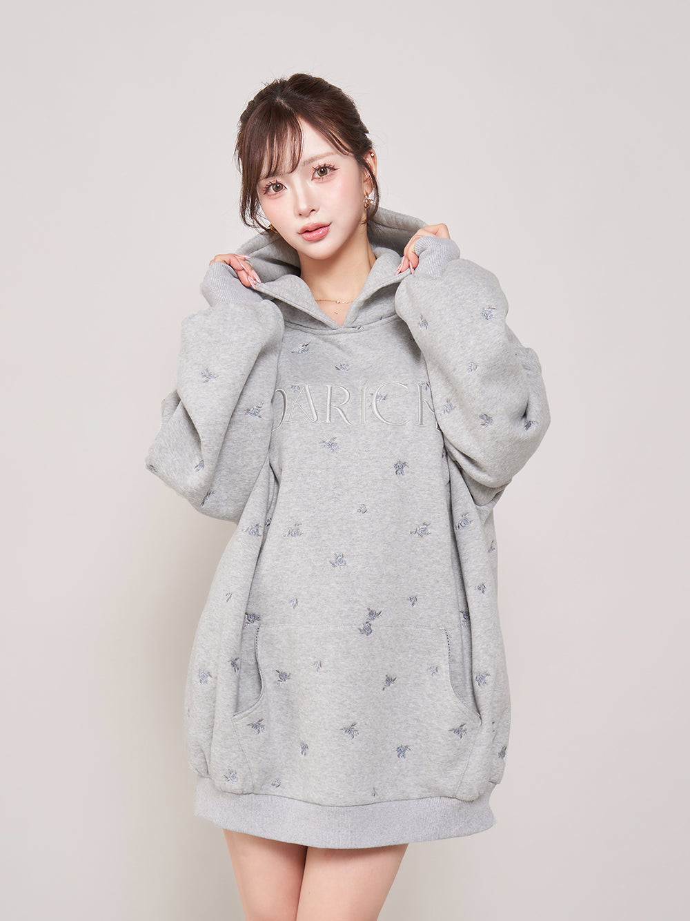 フラワーエンブロイダリービッグフーディ - gry
