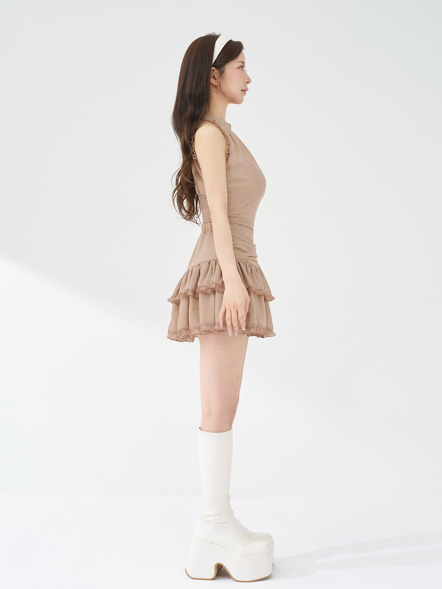 モデル：158cm（着用サイズ：FREE　着用カラー：BEG）